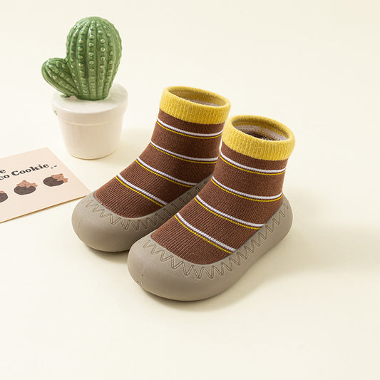 Zapato calcetín ergonómico para bebés color café a rayas